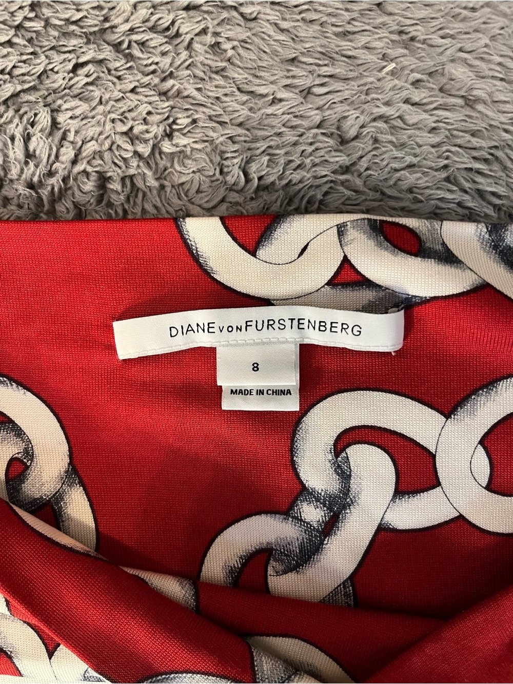 Diane Von  Furstenberg 100% Silk Black & Red Chain-Print Women’s Dress Size 8 - Picture 3 of 9